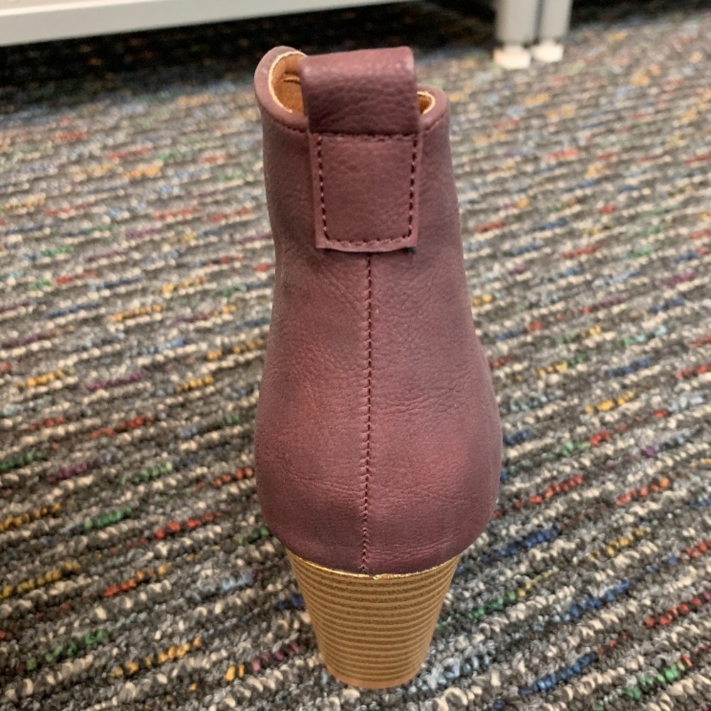 Wine V cut block heel - Picture 5 of 7